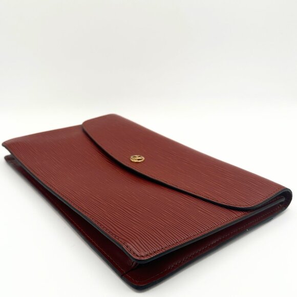 •SOLD•Louis Vuitton Epi Leather Clutch 27 in Cognac Brown - Picture 5 of 11